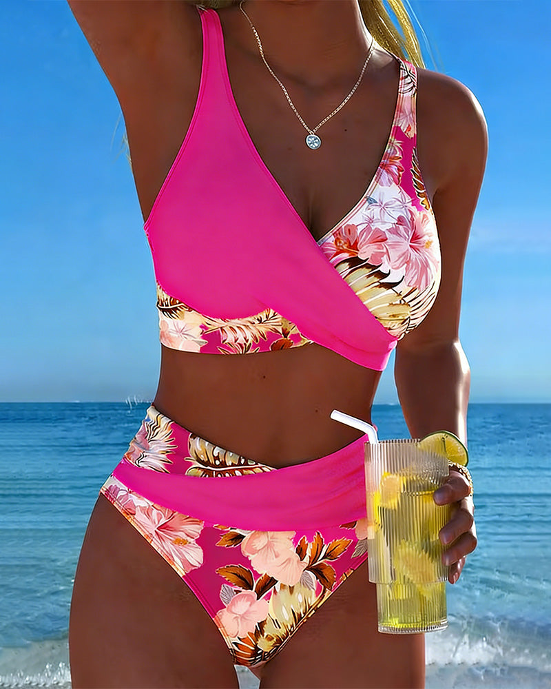Bikini with contrasting floral print and slit