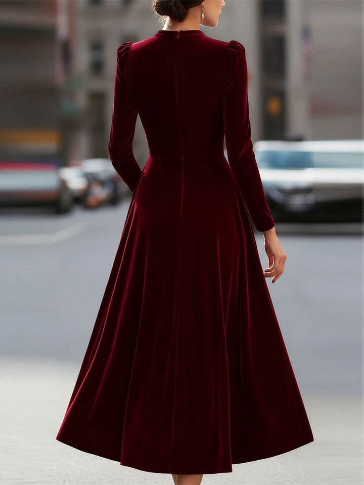 Larah – Luxurious Velvet Long-Sleeve Midi Dress