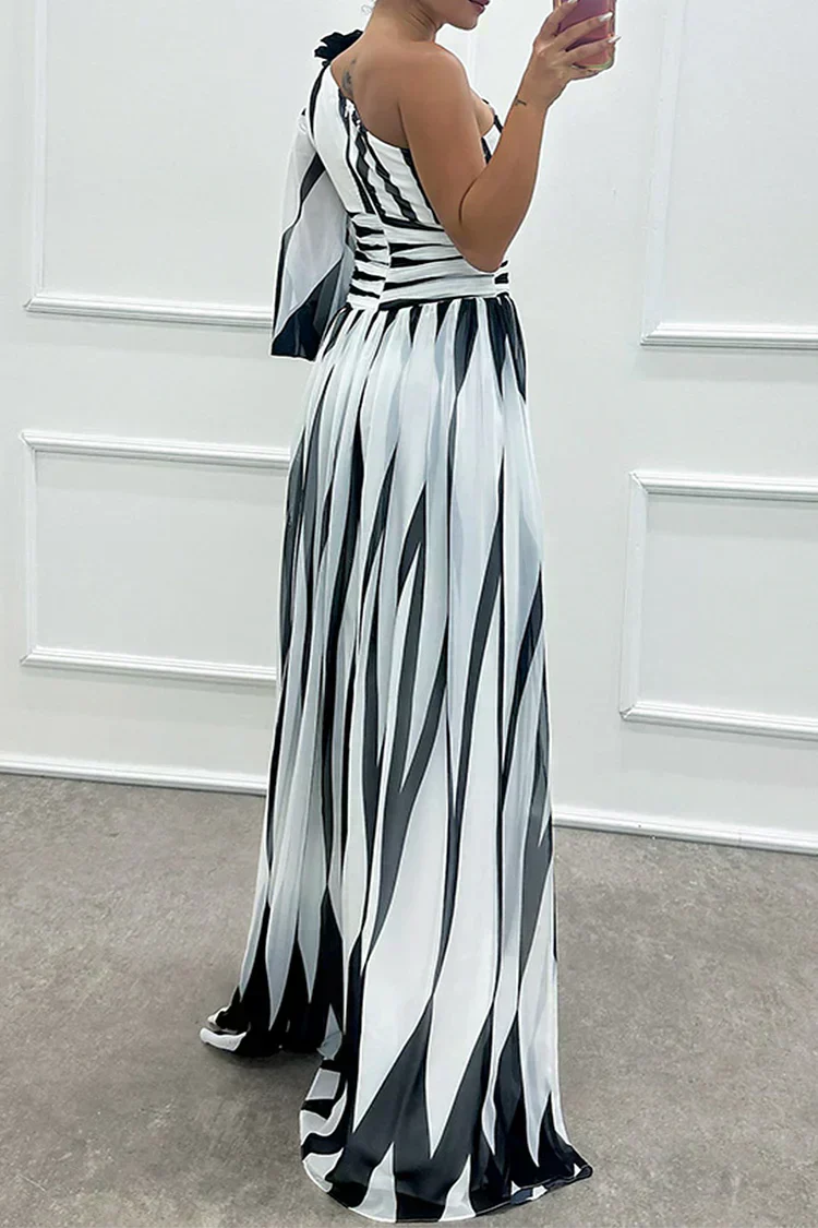 Shiloh - Elegant Striped Maxi Dress with One Shoulder