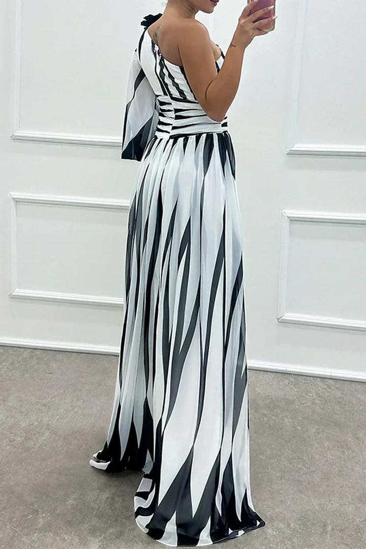 Shiloh - Elegant Striped Maxi Dress with One Shoulder