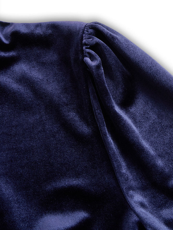Larah – Luxurious Velvet Long-Sleeve Midi Dress