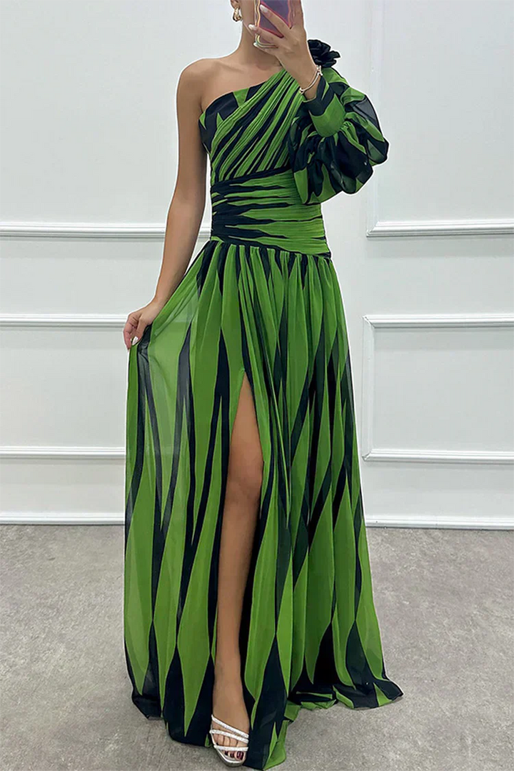 Shiloh - Elegant Striped Maxi Dress with One Shoulder