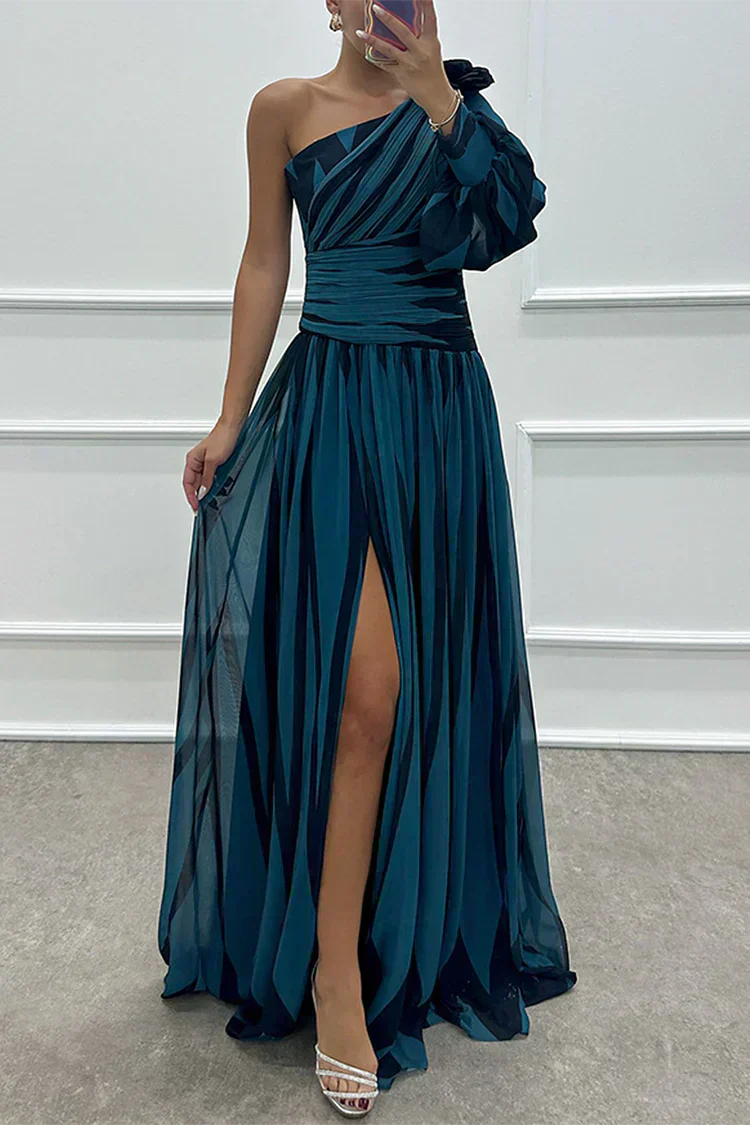 Shiloh - Elegant Striped Maxi Dress with One Shoulder