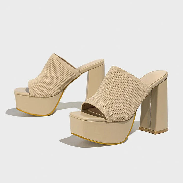 Penélope Block Heel Pumps