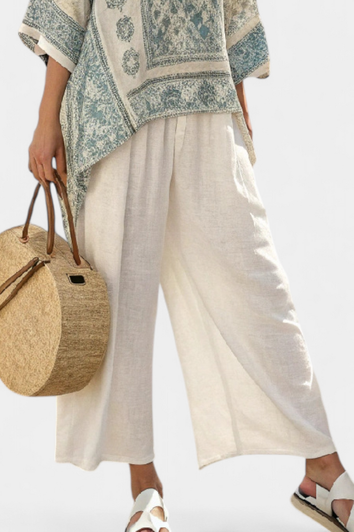 Annalisa – Comfortable Printed Blouse and Wide Leg White Pants