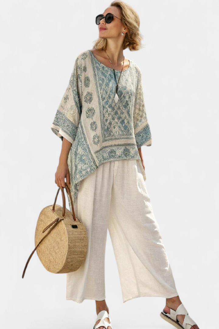 Annalisa – Comfortable Printed Blouse and Wide Leg White Pants